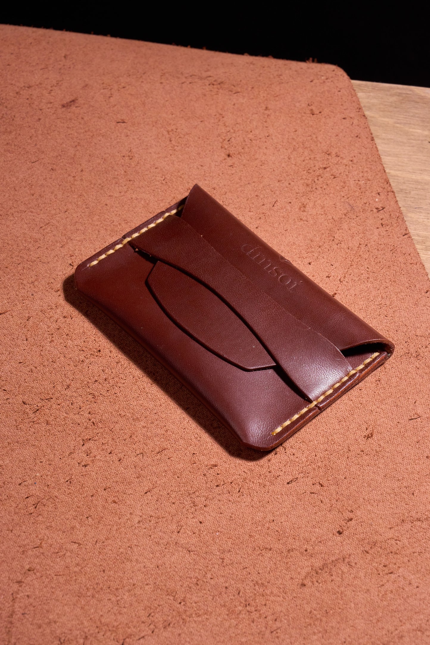 Taba El Yapımı dana derisi çok fonksiyonlu kartlık box– Premium El Yapımı Minimalist Bozuk Para, Nakit ve Kartlar için Çok Amaçlı Ceplik. Takı, USB, SD Kartlar ve Küçük Eşyalar İçin