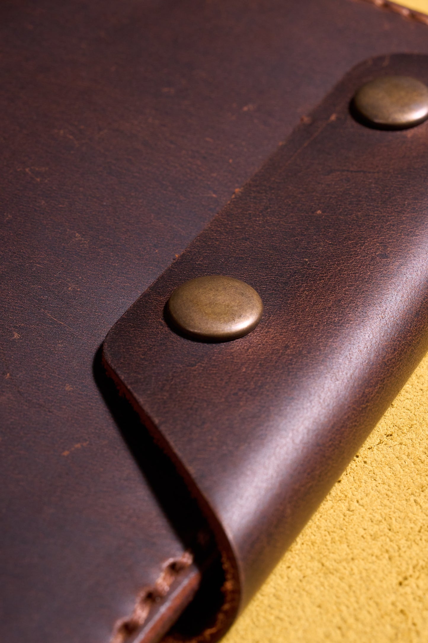 Taba El Yapımı Deri Erkek Cüzdanı – Özenle Üretilmiş, Hediye ve Günlük Kullanım İçin İdeal