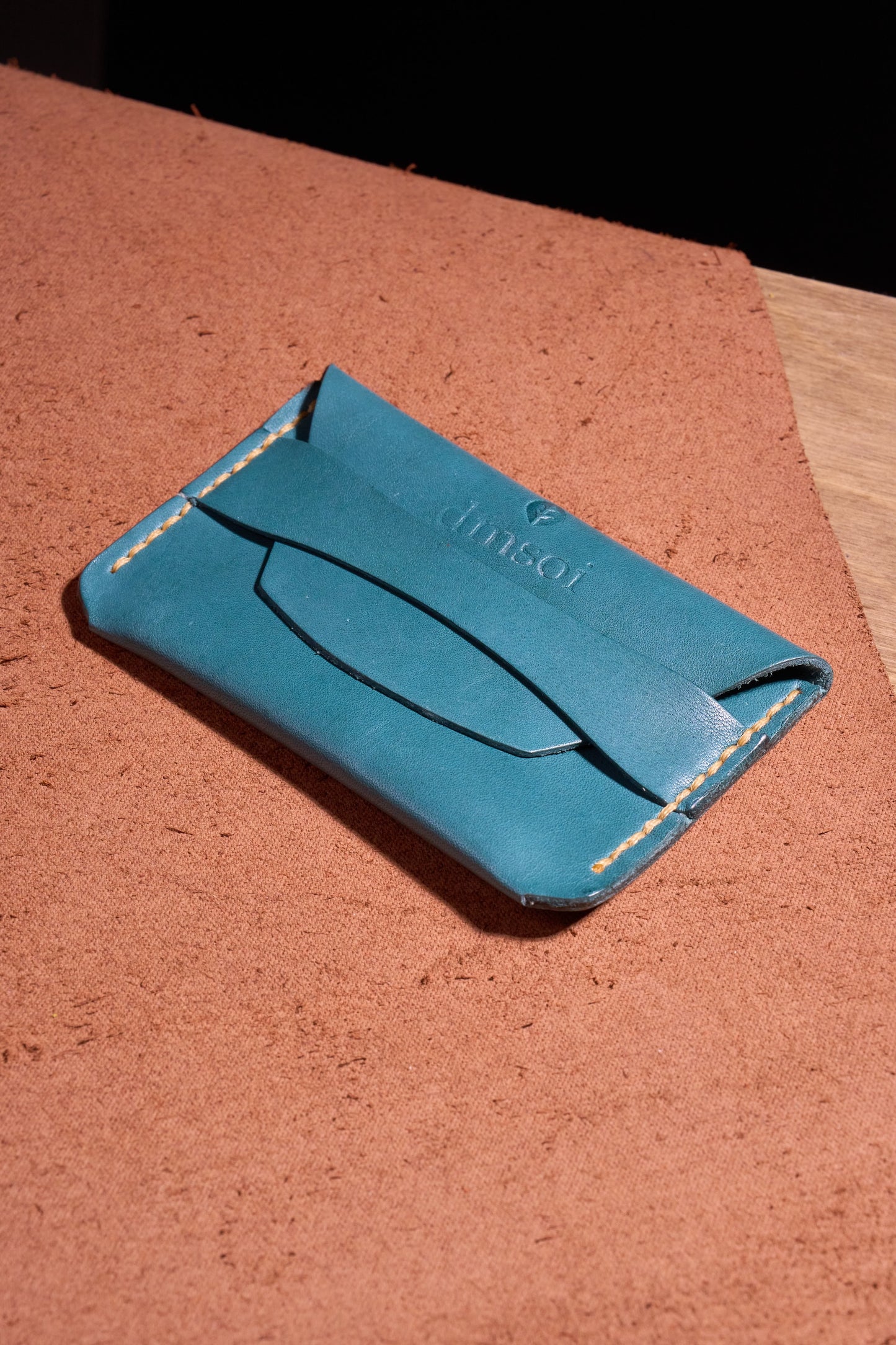 Turkuaz El Yapımı dana derisi çok fonksiyonlu kartlık box– Premium El Yapımı Minimalist Bozuk Para, Nakit ve Kartlar için Çok Amaçlı Ceplik. Takı, USB, SD Kartlar ve Küçük Eşyalar İçin