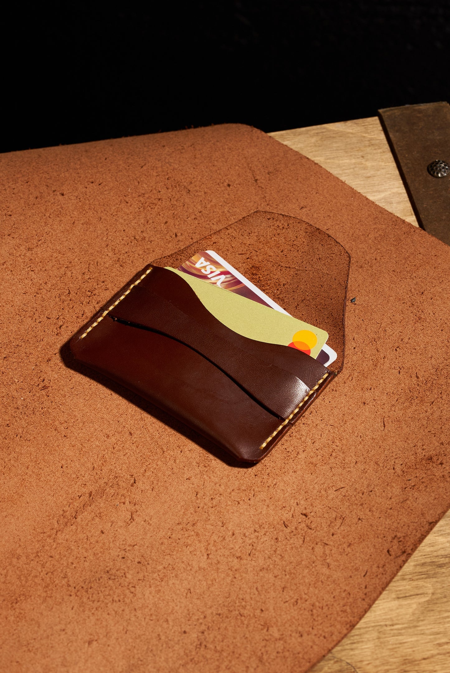 Taba El Yapımı dana derisi çok fonksiyonlu kartlık box– Premium El Yapımı Minimalist Bozuk Para, Nakit ve Kartlar için Çok Amaçlı Ceplik. Takı, USB, SD Kartlar ve Küçük Eşyalar İçin