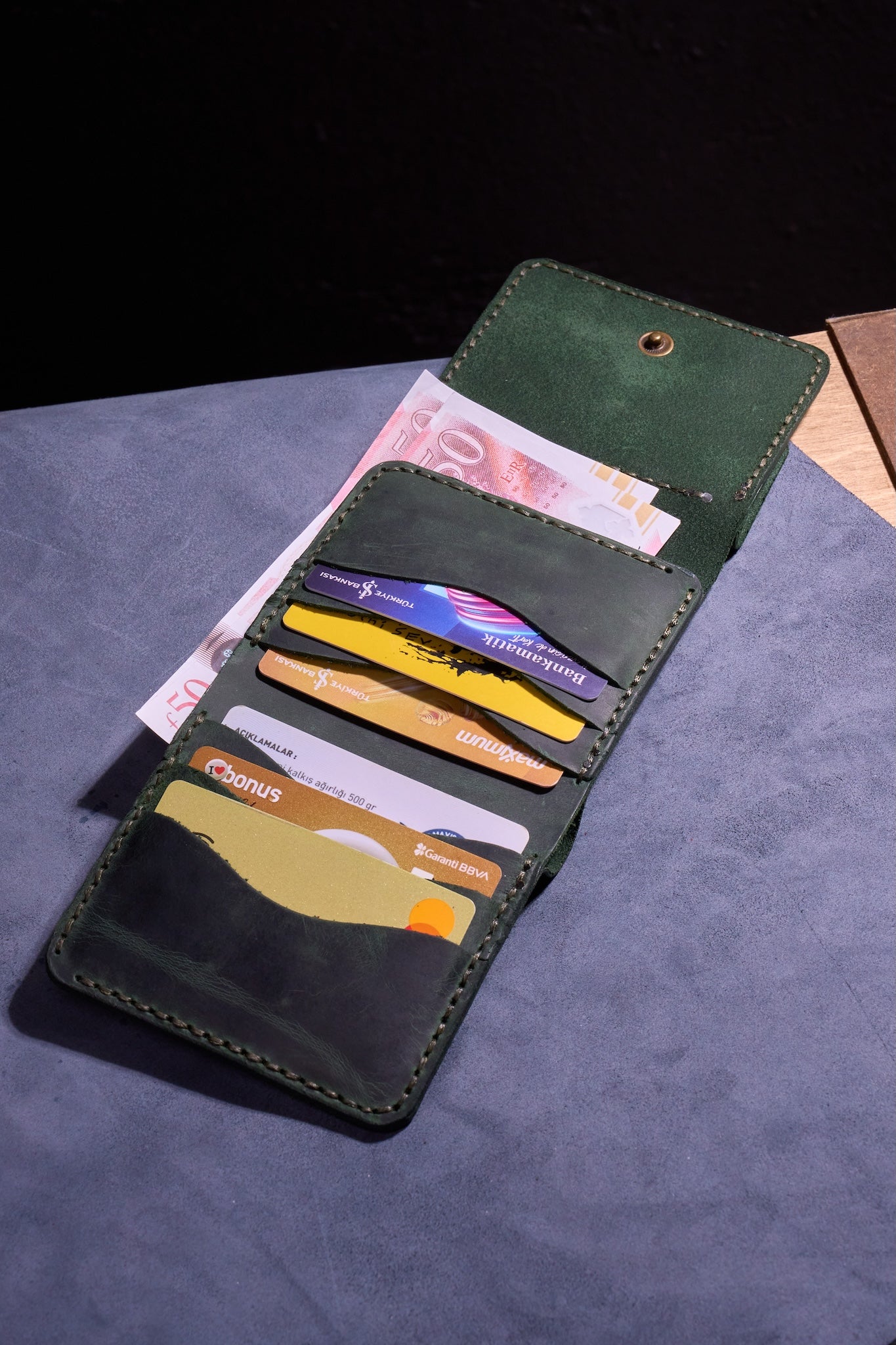 Yeşil El yapımı hakiki deri kadın cüzdanı. Anneler, öğrenciler, kendiniz ve sevdikleriniz için.