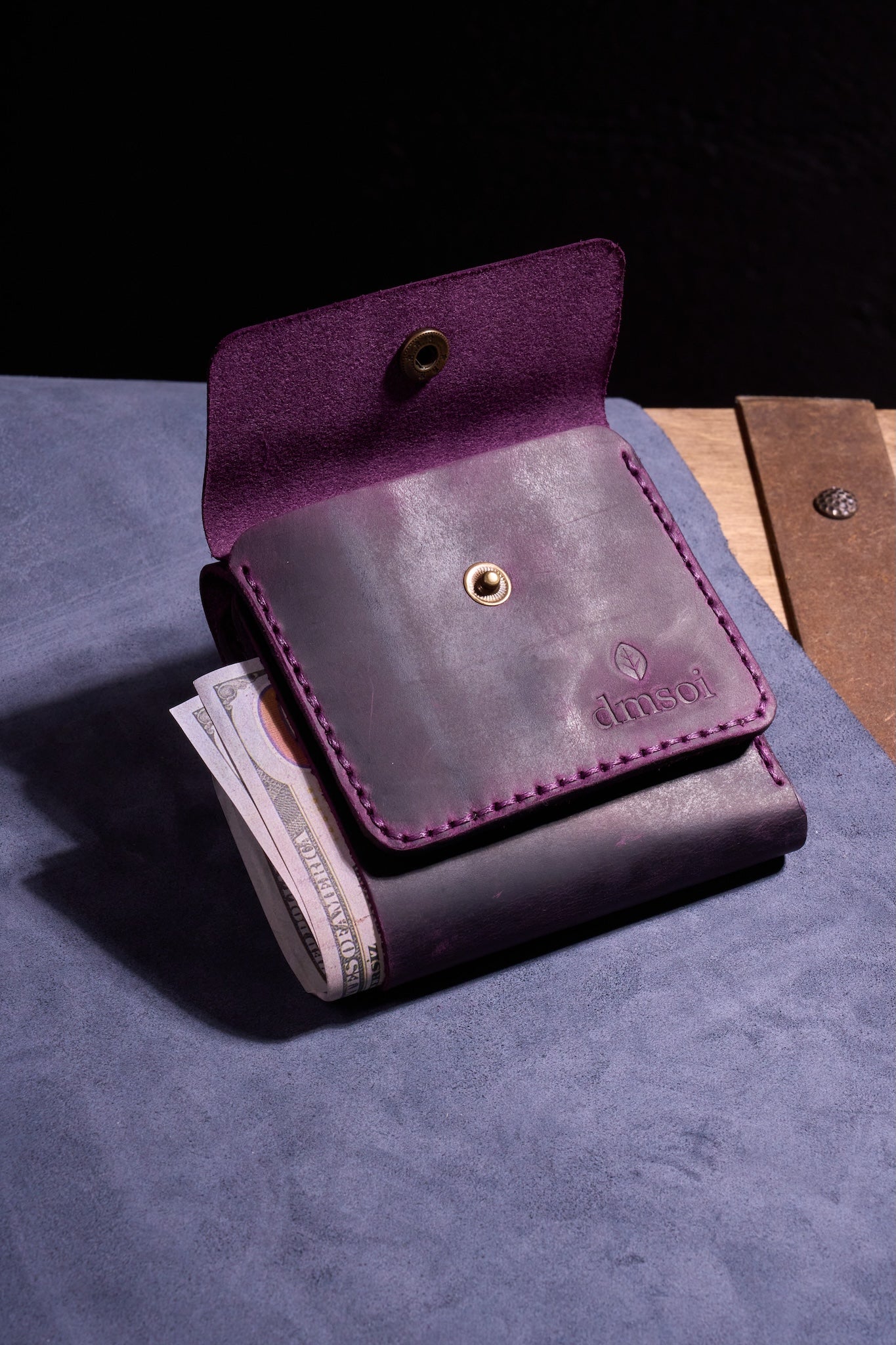 Mor El yapımı hakiki deri kadın cüzdanı. Anneler, öğrenciler, kendiniz ve sevdikleriniz için.