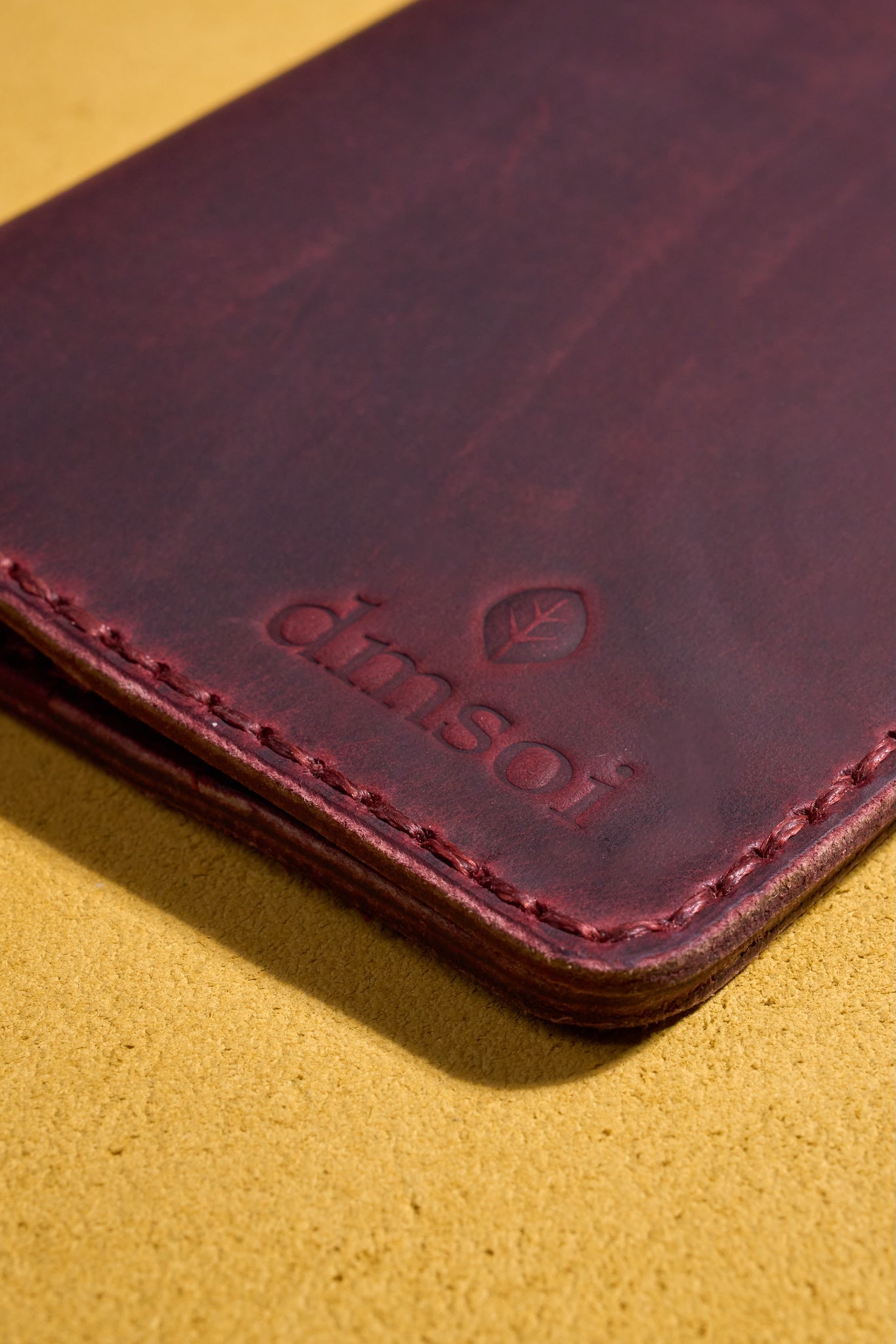 Bordo El Yapımı Deri Erkek Cüzdanı– Özenle Üretilmiş, Hediye ve Günlük Kullanım İçin İdeal