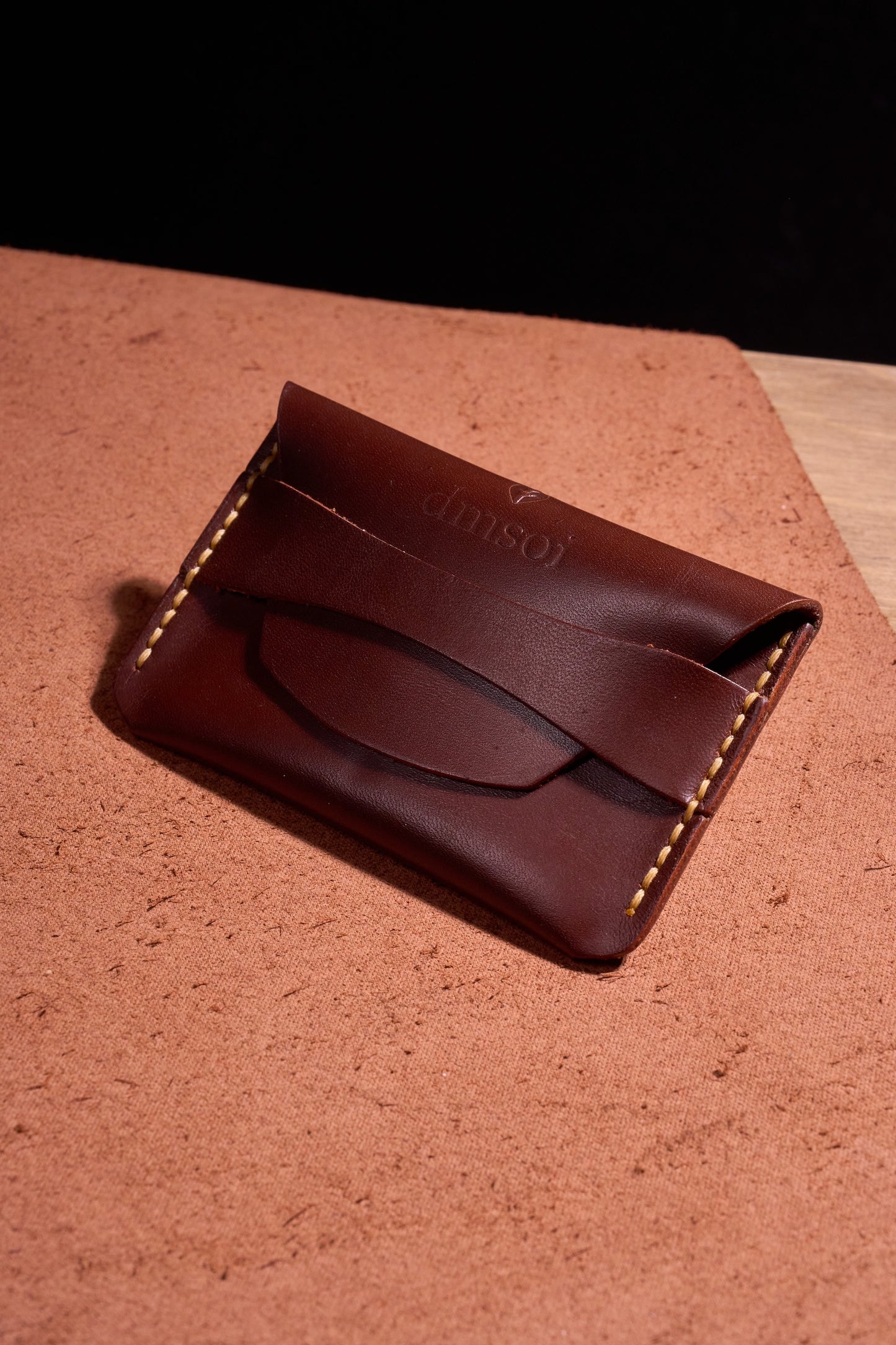 Taba El Yapımı dana derisi çok fonksiyonlu kartlık box– Premium El Yapımı Minimalist Bozuk Para, Nakit ve Kartlar için Çok Amaçlı Ceplik. Takı, USB, SD Kartlar ve Küçük Eşyalar İçin