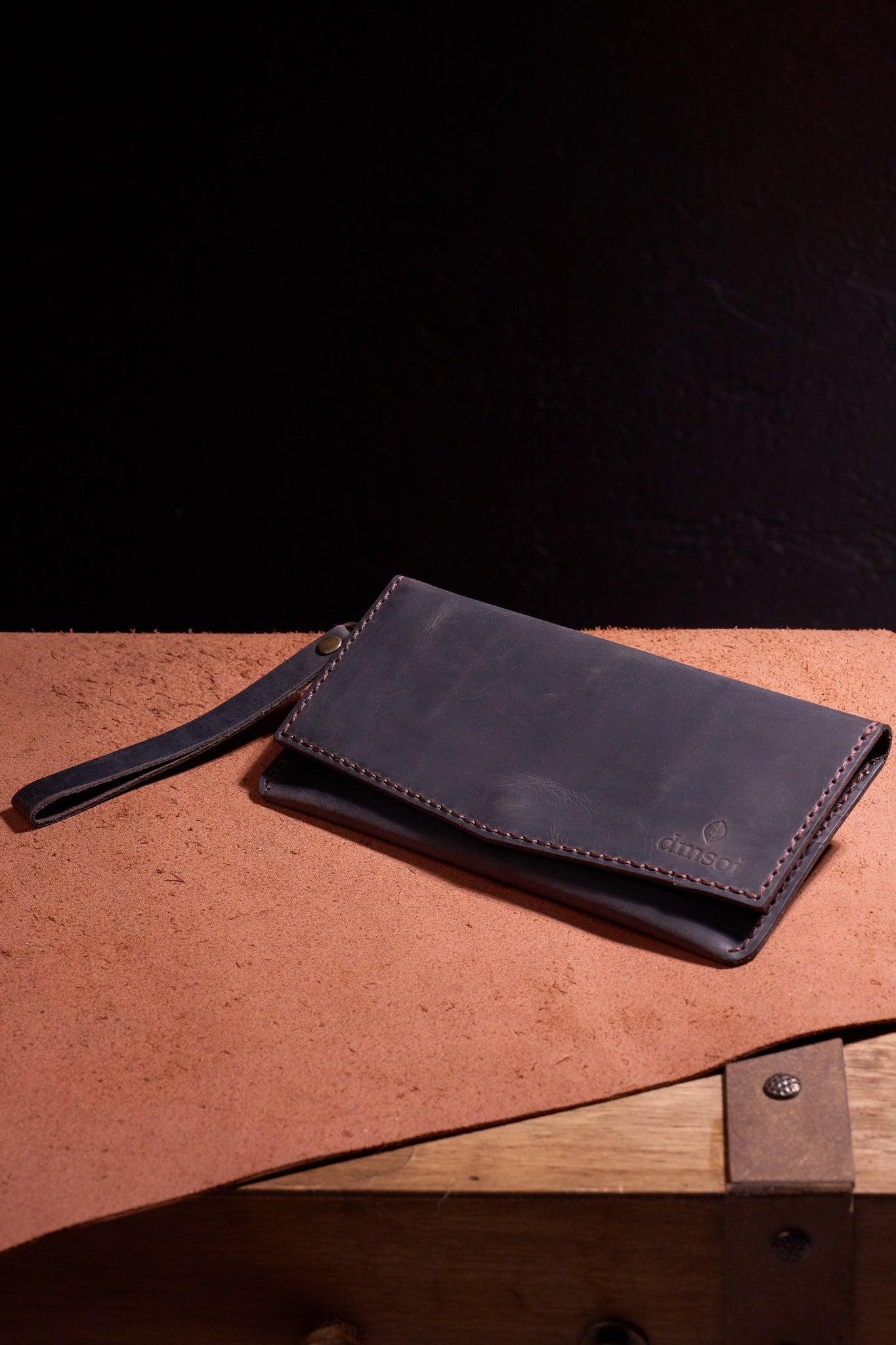 Kahve Erkek veya Kadın için Kulplu Cüzdan, Birinci Sınıf El Yapımı Hakiki Deri – 6  Kredi Kart / Kimlik Yuvası, Uzun, Şık ve Dayanıklı Katlanabilir Cüzdan, İş, Seyahat, Hediye ve Tüm ihtiyaçlarınız için Günlük Kullanım