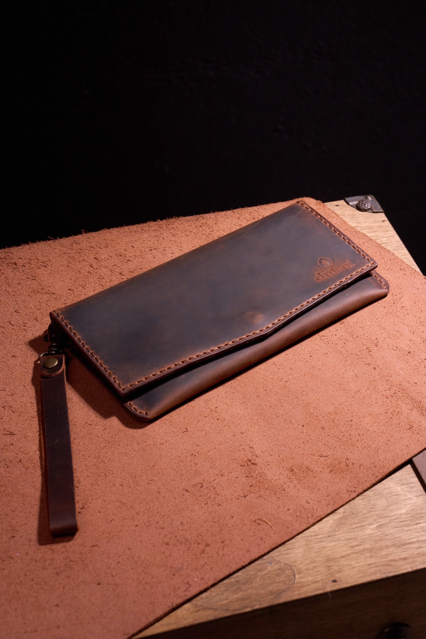 Taba Erkek veya Kadın için Kulplu Cüzdan, Birinci Sınıf El Yapımı Hakiki Deri – 6  Kredi Kart / Kimlik Yuvası, Uzun, Şık ve Dayanıklı Katlanabilir Cüzdan, İş, Seyahat, Hediye ve Tüm ihtiyaçlarınız için Günlük Kullanım