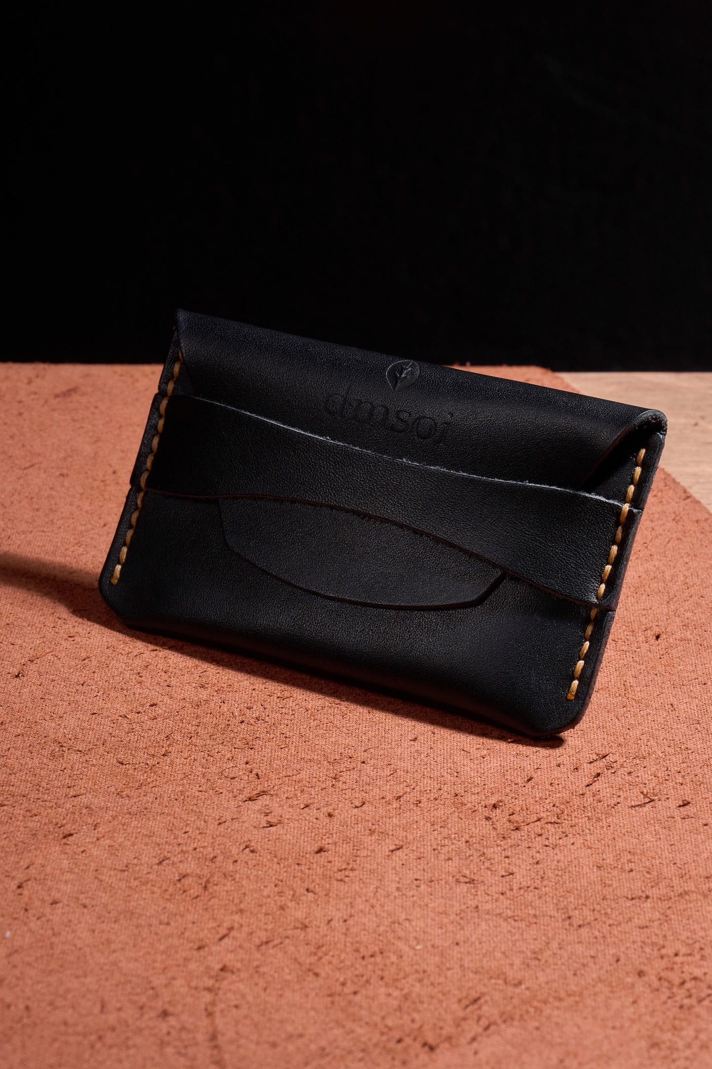 Siyah El Yapımı dana derisi çok fonksiyonlu kartlık box– Premium El Yapımı Minimalist Bozuk Para, Nakit ve Kartlar için Çok Amaçlı Ceplik. Takı, USB, SD Kartlar ve Küçük Eşyalar İçin