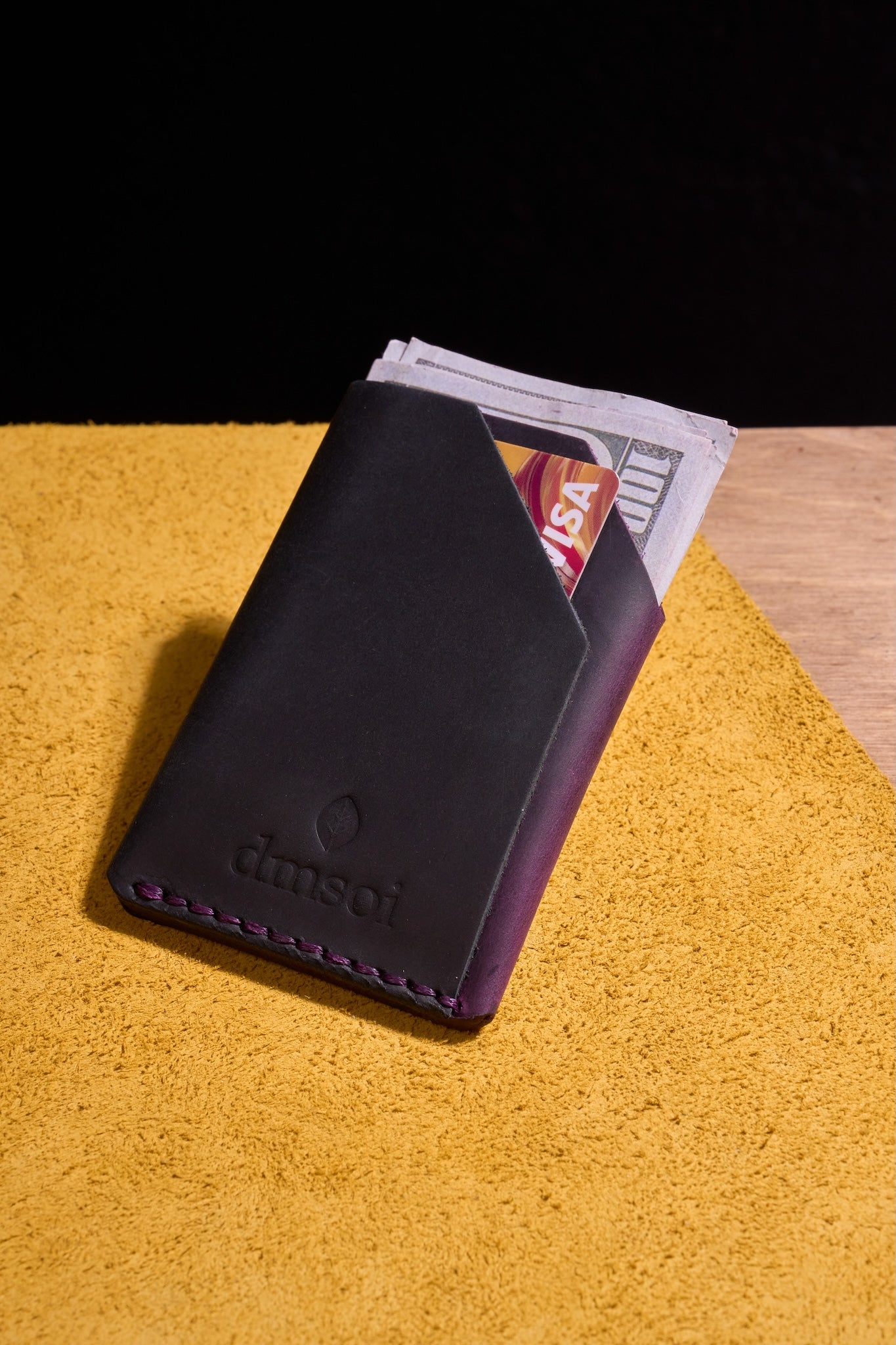 Mor Siyah - El Yapımı Minimalist Deri Kartlık – %100 Dana Derisi, Erkekler ve Kadınlar İçin Birinci Sınıf İnce El Yapımı Kartlık, Makine Kullanılmamıştır, Dayanıklı Günlük Kullanım Kartlık