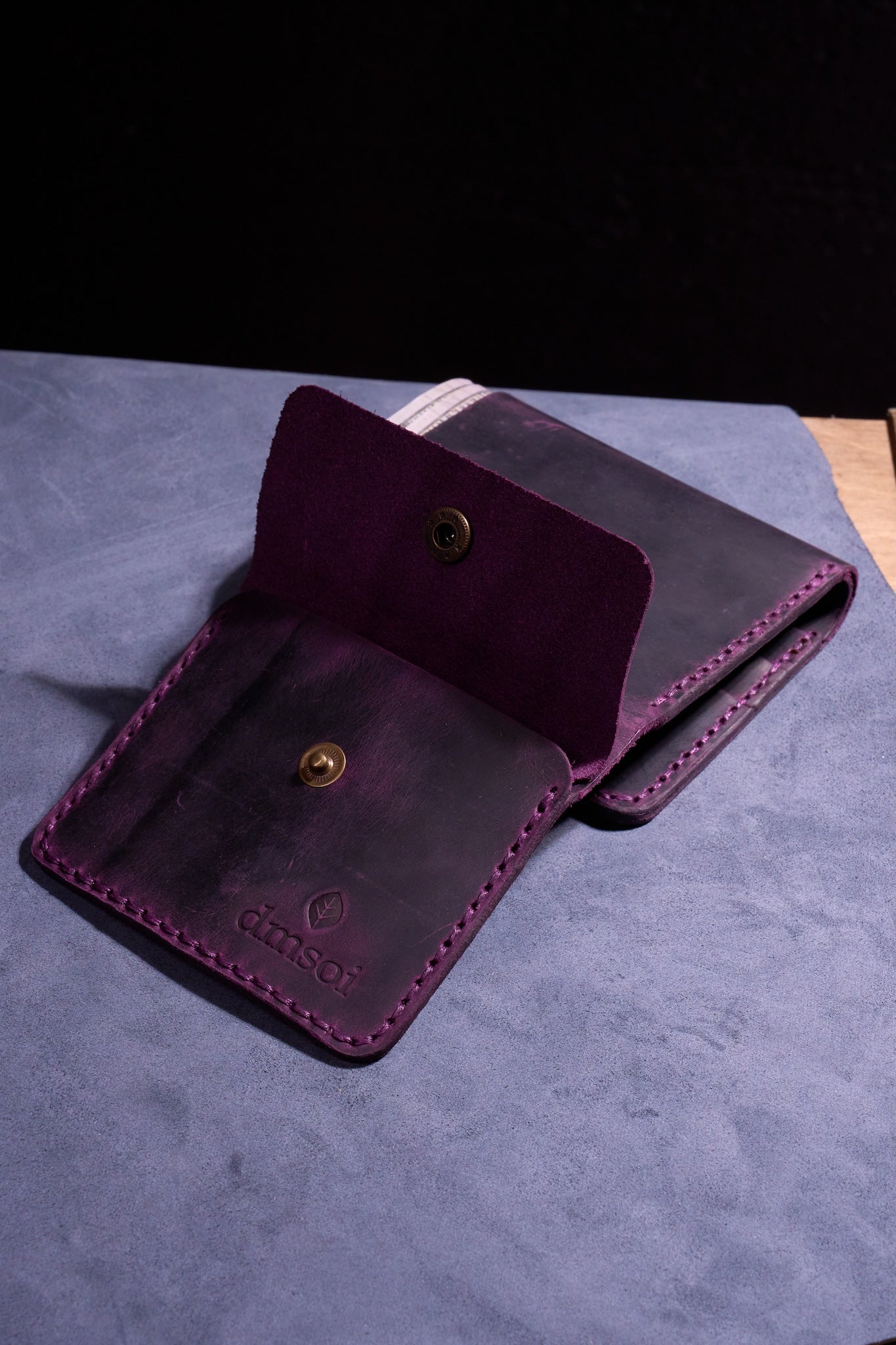 Mor El yapımı hakiki deri kadın cüzdanı. Anneler, öğrenciler, kendiniz ve sevdikleriniz için.