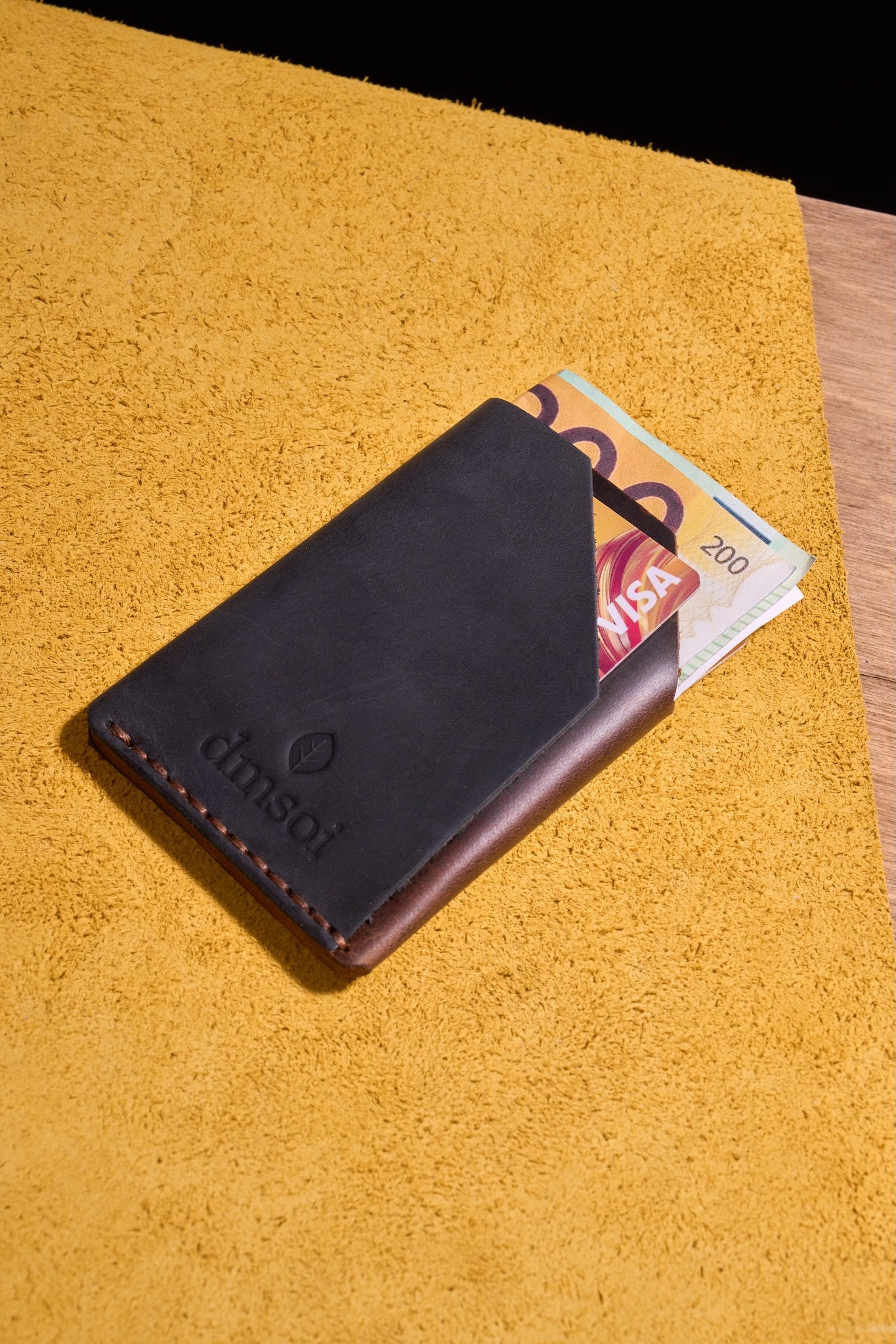 Taba Siyah - El Yapımı Minimalist Deri Kartlık – %100 Dana Derisi, Erkekler ve Kadınlar İçin Birinci Sınıf İnce El Yapımı Kartlık, Makine Kullanılmamıştır, Dayanıklı Günlük Kullanım Kartlık