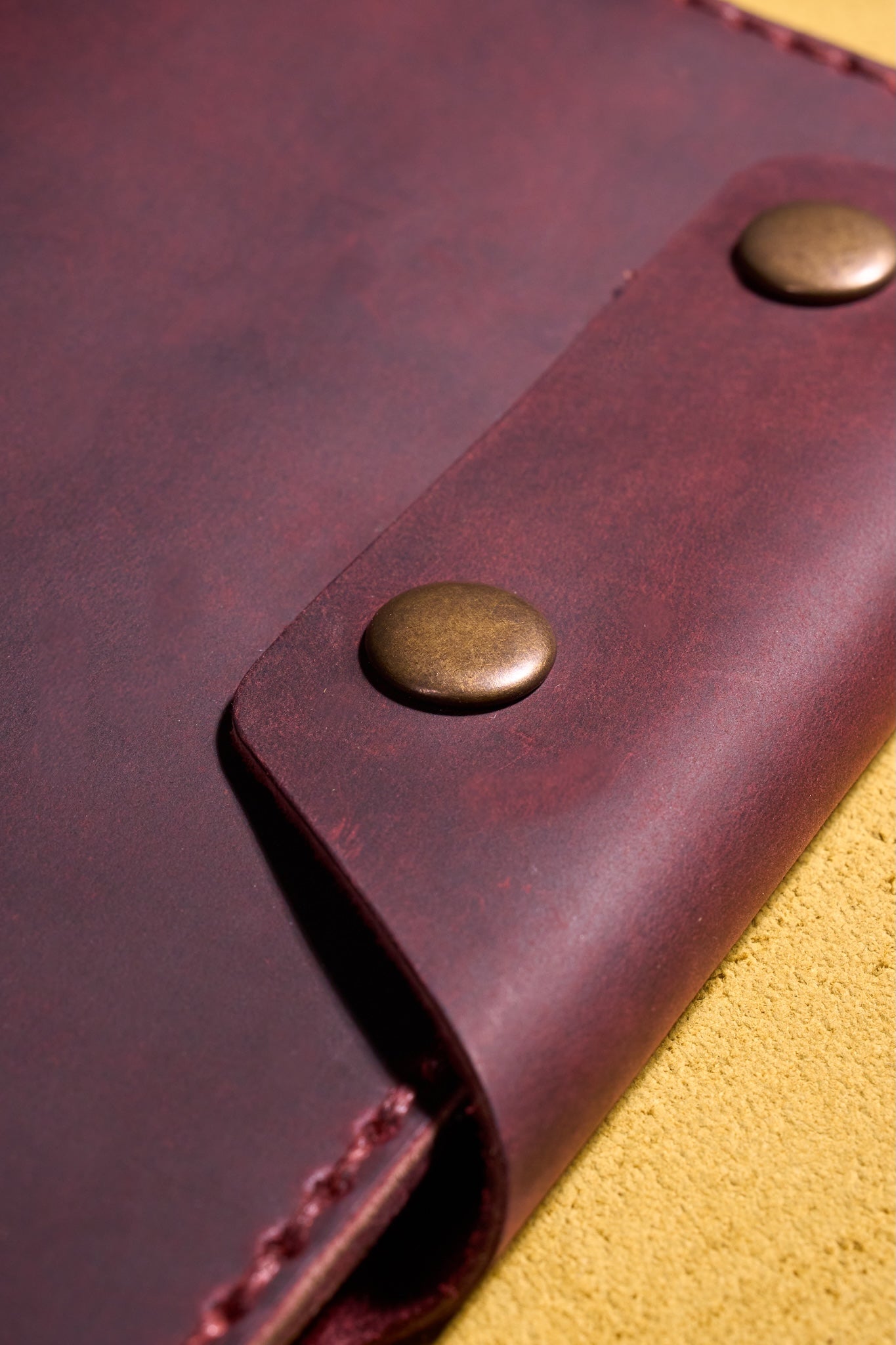 Bordo El Yapımı Deri Erkek Cüzdanı– Özenle Üretilmiş, Hediye ve Günlük Kullanım İçin İdeal