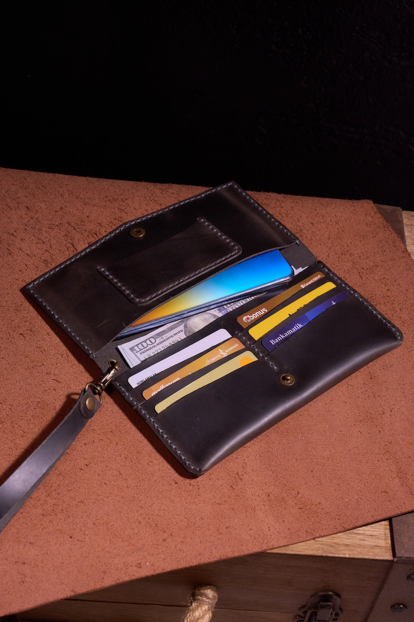 Gri Erkek veya Kadın için Kulplu Cüzdan, Birinci Sınıf El Yapımı Hakiki Deri – 6  Kredi Kart / Kimlik Yuvası, Uzun, Şık ve Dayanıklı Katlanabilir Cüzdan, İş, Seyahat, Hediye ve Tüm ihtiyaçlarınız için Günlük Kullanım