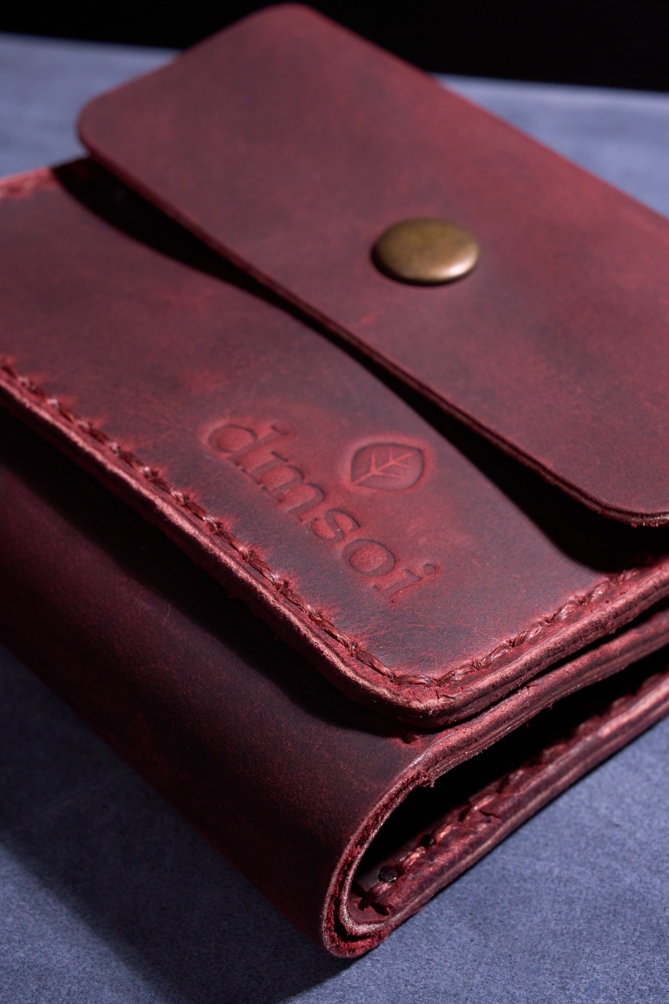 Bordo El yapımı hakiki deri kadın cüzdanı. Anneler, öğrenciler, kendiniz ve sevdikleriniz için.