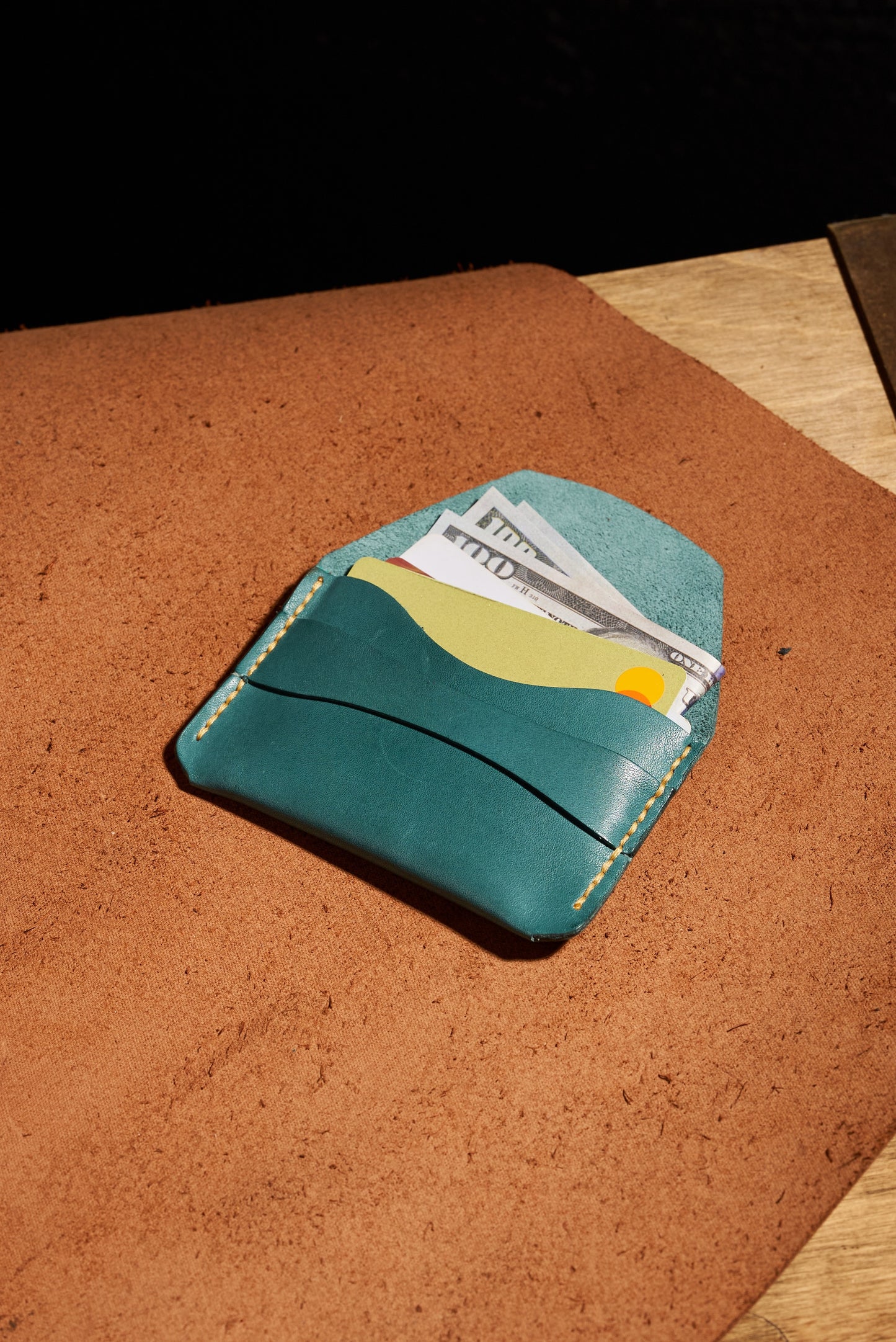 Turkuaz El Yapımı dana derisi çok fonksiyonlu kartlık box– Premium El Yapımı Minimalist Bozuk Para, Nakit ve Kartlar için Çok Amaçlı Ceplik. Takı, USB, SD Kartlar ve Küçük Eşyalar İçin