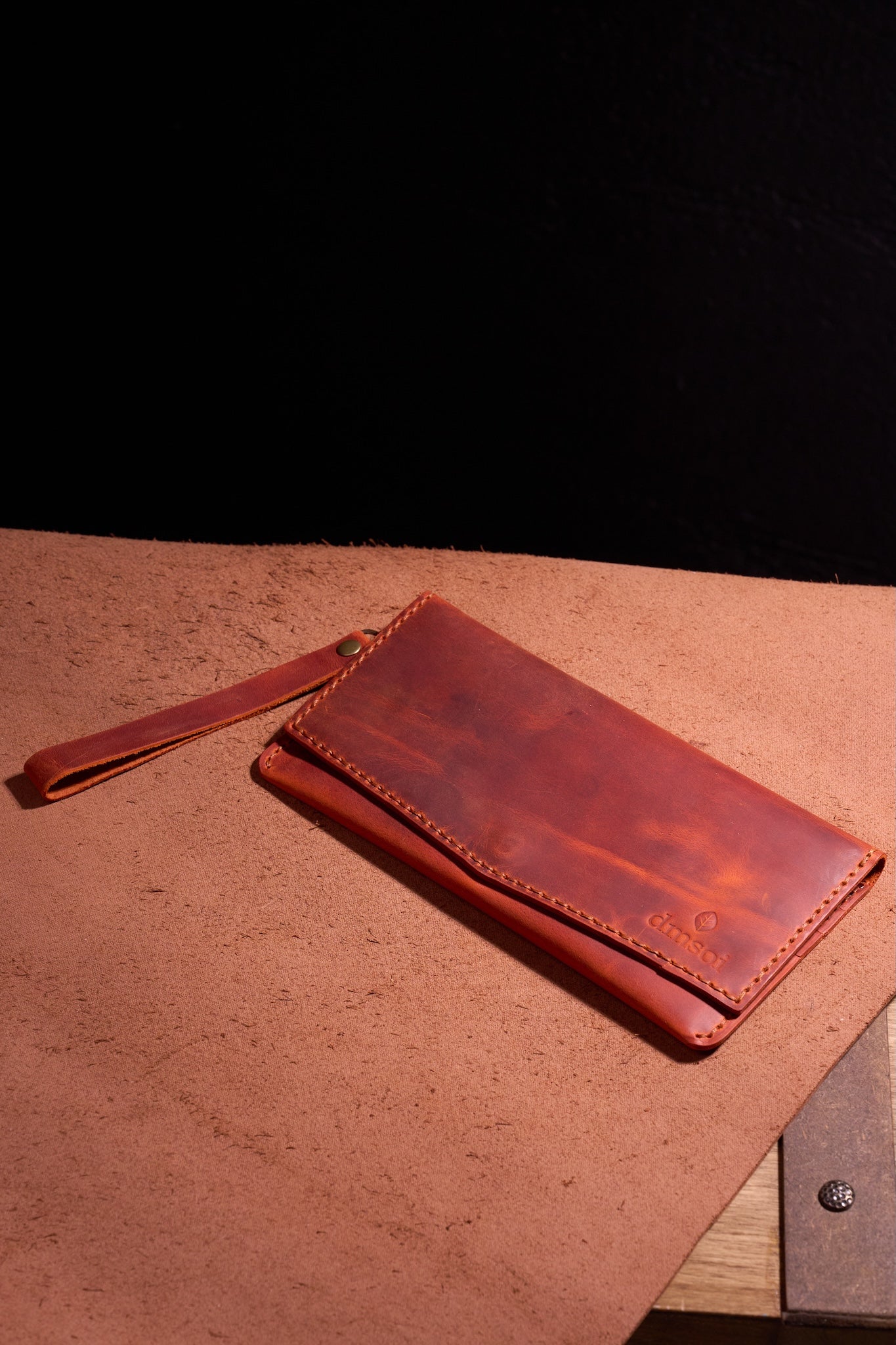 Turuncu Kiremit Erkek veya Kadın için Kulplu Cüzdan, Birinci Sınıf El Yapımı Hakiki Deri – 6  Kredi Kart / Kimlik Yuvası, Uzun, Şık ve Dayanıklı Katlanabilir Cüzdan, İş, Seyahat, Hediye ve Tüm ihtiyaçlarınız için Günlük Kullanım