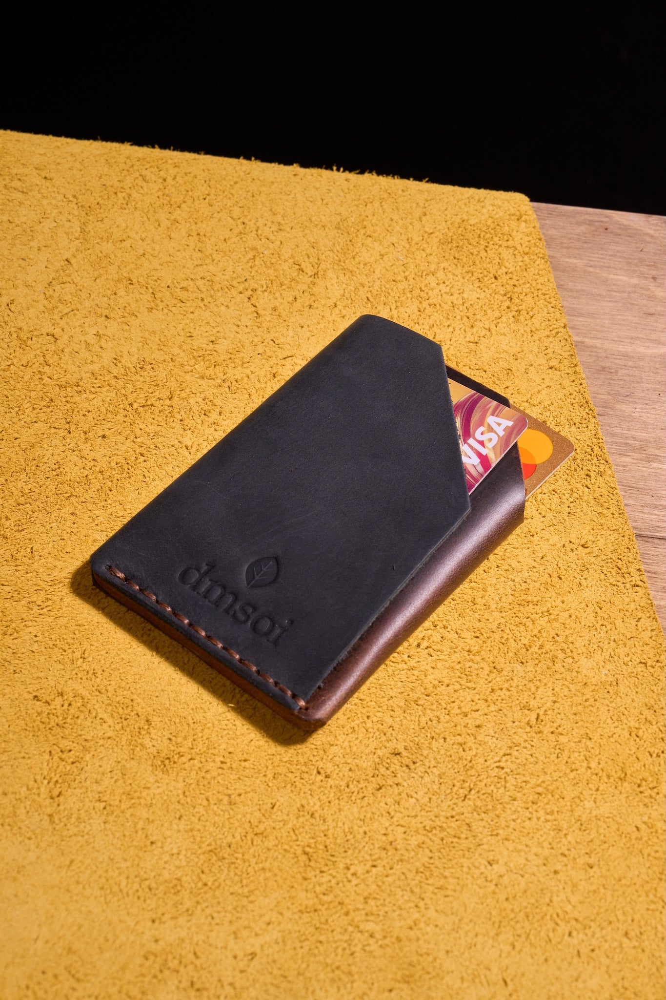 Taba Siyah - El Yapımı Minimalist Deri Kartlık – %100 Dana Derisi, Erkekler ve Kadınlar İçin Birinci Sınıf İnce El Yapımı Kartlık, Makine Kullanılmamıştır, Dayanıklı Günlük Kullanım Kartlık