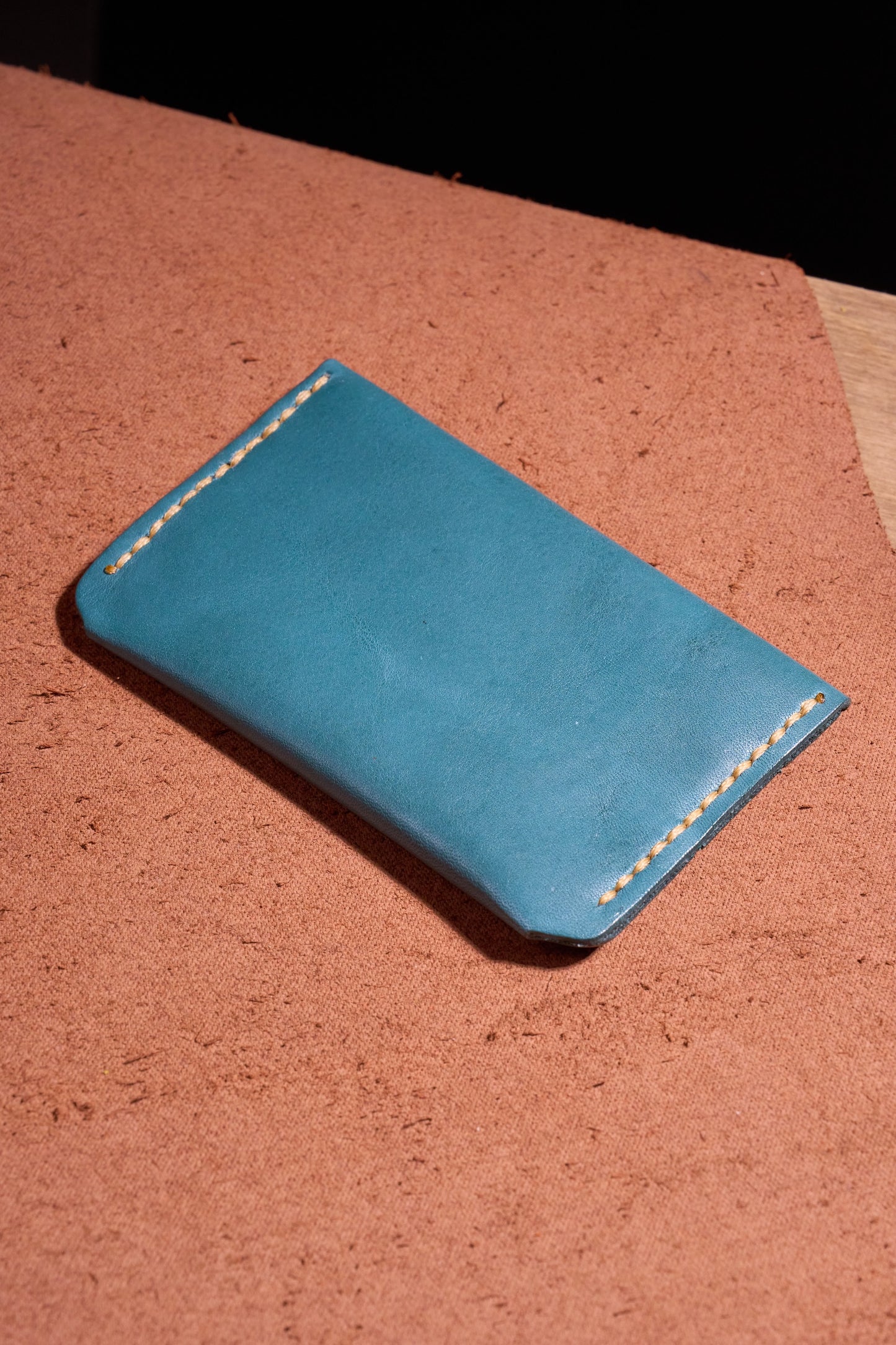 Turkuaz El Yapımı dana derisi çok fonksiyonlu kartlık box– Premium El Yapımı Minimalist Bozuk Para, Nakit ve Kartlar için Çok Amaçlı Ceplik. Takı, USB, SD Kartlar ve Küçük Eşyalar İçin